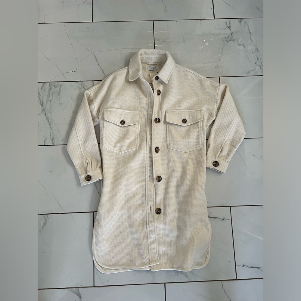 Evereve Raye Shacket Cream Size XS.
